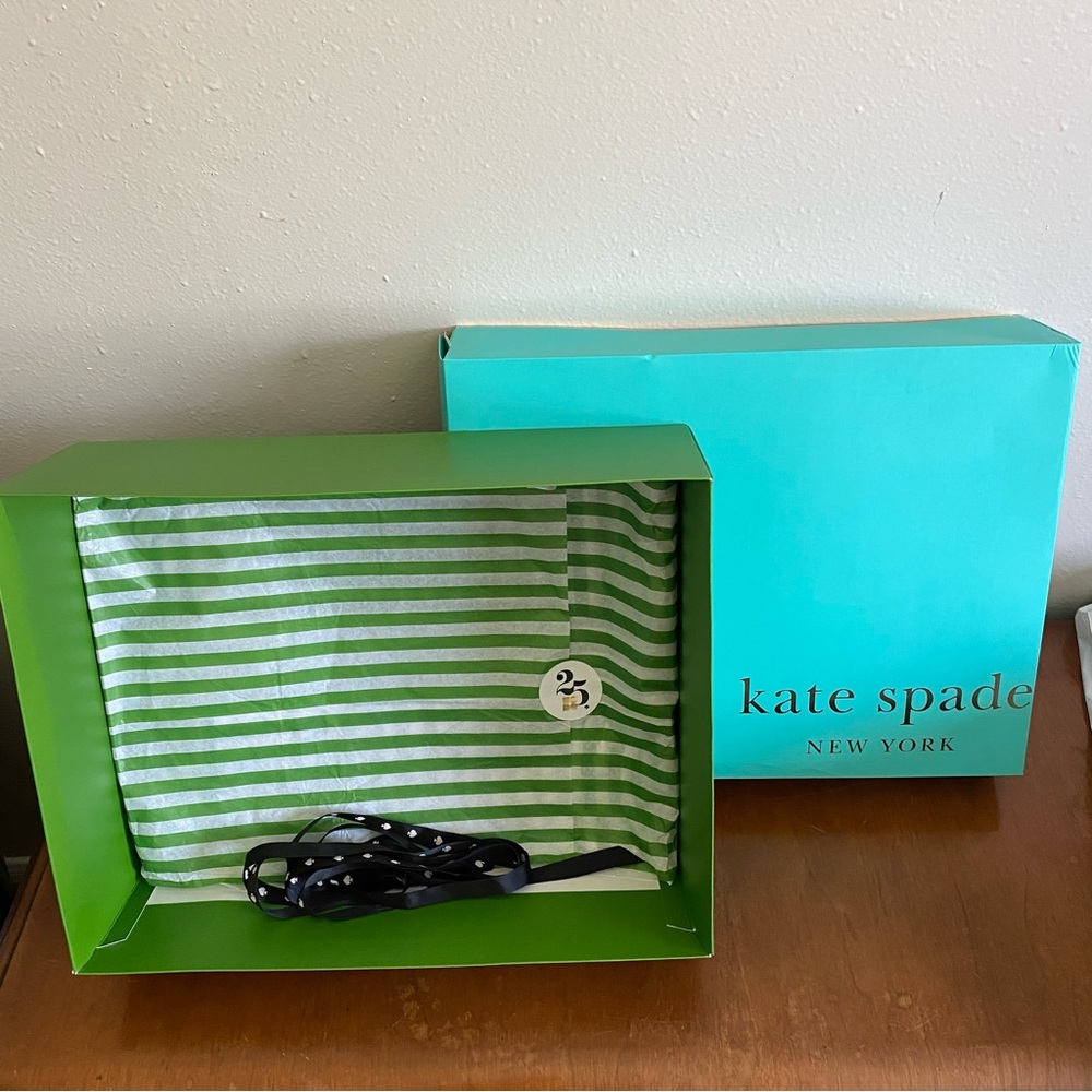 KATE SPADE Pineapple Stripe Canvas Mega Sam Tote bag & Wristlet, NWT & GIFT BOX! - Picture 6 of 7